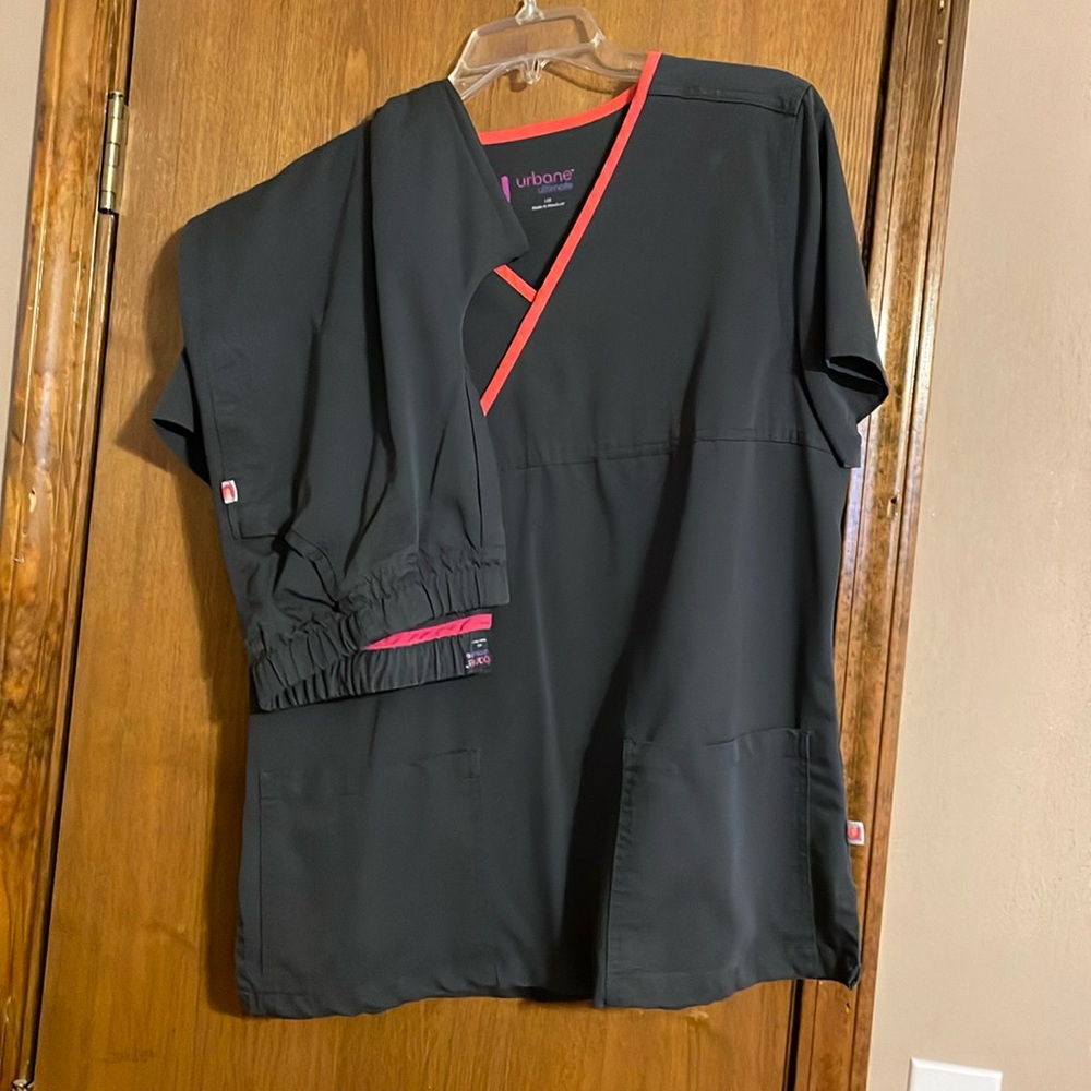 Urbane Ultimate Scrubs